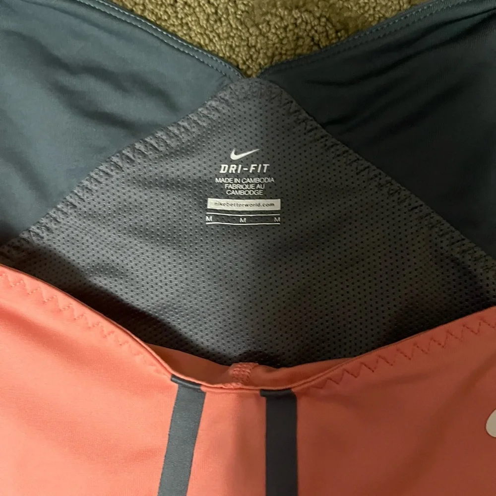 Nike Tops - Picture 6 of 8